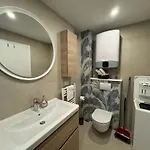 One Bedroom With Terrace Near Sea - Angela's Apartment Zadar