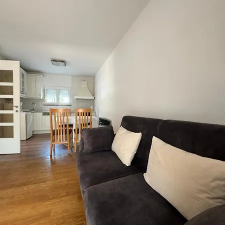 One Bedroom With Terrace Near Sea - Angela's شقة